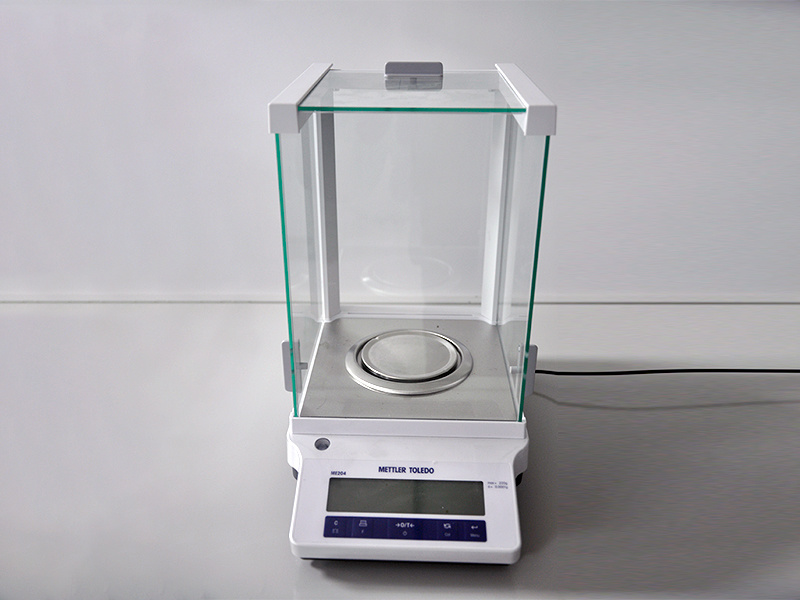 METTLER TOLEDO Analytical Balance